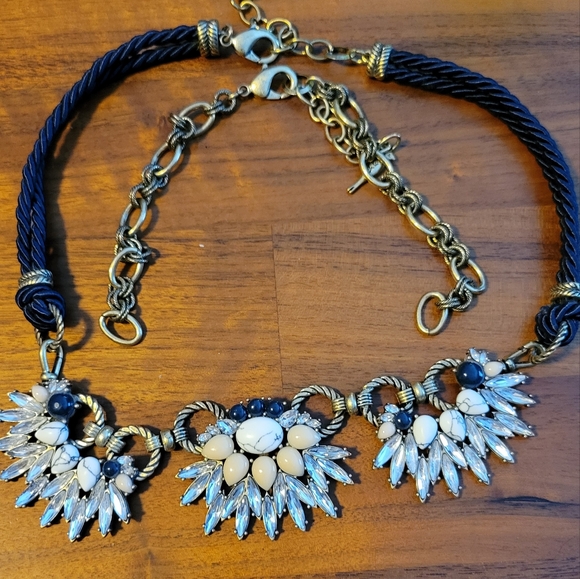 Chloe & Isabel necklace with 2 chains - Picture 3 of 4